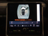 純正ナビ付です。もちろん車両後方を表示するバックガイドモニターが付いていて車庫入れ安心!