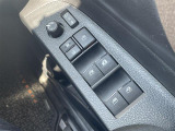 【パワーウインドウ】運転席のスイッチで、各席の窓ガラスの開閉ができます!あると便利ですよね!