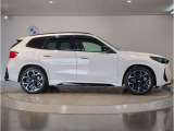 ☆BMWの前後重量配分50:50はエンジン自体をフロントタイヤよりも後ろにずらし、通常はエンジンルーム内に搭載される重量物であるバッテリーをトランクに移動させるなどして実現されています☆