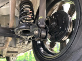 お車を安心してお乗りいただく為には、足回りの定期点検が欠かせません。サービスサポート(有償保証)では無料点検もご提供しており、安心のカーライフをお過ごしいただけるサポート体制が整っています。