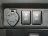 【シートヒーター搭載】シートを温めてくれる暖房機器です!長時間座っていると負担が掛かりやすい背中や腰、または冬場の寒い日に冷えやすい脚部に快適なぬくもりを♪