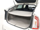 広くてフラットで使いやすいラゲージスペースです!トノカバーが付いていますのでトランクに置いてある荷物も外部から隠して見えないようにできます♪盗難防止にも役立ちます!