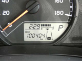 入庫時のメーター走行距離になります。また構内移動等により若干距離が伸びることがありますがご了承ください。