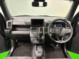 美しいデザインの運転席空に加えてUV&IRカット機能付きフロントガラスの面積や位置取りが良く、前方・右前・左前方向の視認性がいいですよ!