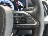 アダプティブクルーズコントロール機能付きです。走行中に先行車の様子を検知しながら、設定した車速の範囲内で先行車との距離のキープを支援します。詳細は販売店スタッフまでおたずねください。
