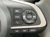 ステアリングスイッチ付き。前方から目を離すことなく操作することが可能です。