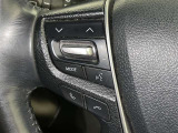 ステアリングスイッチ装備!運転しながら手元でオーディオの操作などができます。