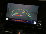 【バックカメラ】駐車時に後方がリアルタイム映像で確認できます。大型商業施設や立体駐車場での駐車時や、夜間のバック時に大活躍!運転スキルに関わらず、今や必須となった装備のひとつです!