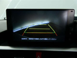 バックガイドモニターで、後方を確認しながら安心して駐車することができます。運転初心者も熟練者も必須の機能ですよ!