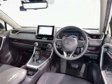 運転席まわりです。 各操作スイッチは使いやすい位置に配置されてます。