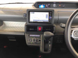 温度を設定すれば、自動で車内の温度管理をしてくれる優れものです♪ATミッションで運転楽々