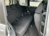 ゆとりある広々とした車内空間は、ドライブを始め買い物やレジャーなど、幅広く活躍します。一人でもみんなとでもお出かけを楽しみましょう!