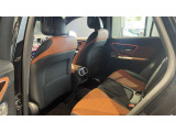 自動車保険に関しても、メルセデス・ベンツ専用のプログラムをご用意しております。飛び石や落下物などでのフロントガラスの修理が必要となった場合、最大で9万円分の補償を致します。