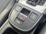 【電動パーキングブレーキ】ブレーキを踏んで停車したときにブレーキペダルから足を離しても停車状態を維持することができます。