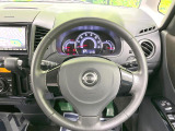 【純正革巻きステアリング】上質な革を使用することで、手にしっかり馴染みとても運転しやすいハンドルです♪