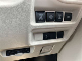 両側パワースライドドア付きだから、狭い駐車スペースなどでの 乗り降りラクラク!小さなお子さまのいるご家庭には嬉しい装備。