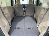 積み下ろしのしやすいデッキにはたっぷりと荷物を積み込んでいただけます。遊びから仕事まで、様々なシーンで頼れます♪