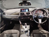 ☆センターパネルを運転席側に僅かに傾けたBMW独特のインパネ☆【駆け抜ける歓び】はここからもスタートしております☆
