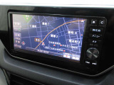 車両入庫時には、お客様より詳しくお話をお伺いさせて頂き、プロの査定士3名が「修復歴の有無」「不具合箇所の確認」等のチェックを行っておりますので、より安心してお乗り頂けるお車となります。