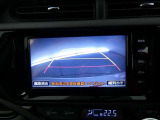 車庫入れや駐車で威力を発揮するのがバックモニター!ナビディスプレイに後ろの様子が映し出されるから安心です。