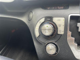 【オートエアコン】車内温度を感知して自動で温度調整をしてくれるのでいつでも快適な車内空間を創り上げます。