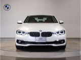 【キドニーグリル】BMWは約90年もの間、ほぼ全ての車両にひと目でBMWだと分かるこの特徴的なフロントグリルが備えられ、デザイン・アイコンとして親しまれてきました。