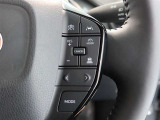 レーダークルーズコントロール(全車速追従機能付)付きです。車速に応じて追従支援してくれるので、ロングドライブも快適です。詳細は販売店スタッフまでおたずねください。