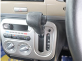 入庫時・販売時・納車前に、弊社基準の68項目に及ぶ点検整備を実施しております。