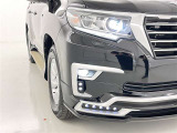 フォグランプ装着車です。暗い夜道の車両前方を明るく照らします