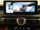 純正ナビ付です。もちろん車両後方を表示するバックガイドモニターが付いていて車庫入れ安心!