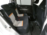 当社の中古車はシートを外して隅々までキレイに仕上げてあります。