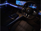 ☆センターパネルを運転席側に僅かに傾けたBMW独特のインパネ☆【駆け抜ける歓び】はここからもスタートしております☆