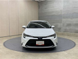 お車購入のポイントとなるフロントマスクです!シャープな目つきが印象的なデザインのヘッドランプです。