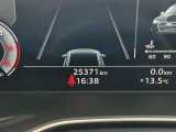 ●スイッチ類・ダイヤル類など細部までこだわりを感じ取れるインテリアです。Audiでは触感開発チームがございます。クリック感は操作する喜びを感じていただけます。