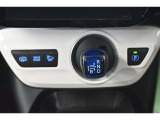 ハイブリッドカーですが運転操作は普通の車と変わりませんのでご安心ください。操作方法はスタッフが説明いたしますのでお気軽にご質問ください