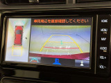 後方の見える安心をお届けするバックガイドモニター付:バックするときのアシストラインもあって楽々バック!車庫入れや縦列駐車をサポートし、苦手な駐車も安心です!今やもう手放せない装備ですネ♪