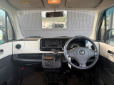 視界も良く、運転操作部などもインパネ内にスッキリ配置されております!