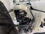 お車を安心してお乗りいただく為には、足回りの定期点検が欠かせません。サービスサポート(有償保証)では無料点検もご提供しており、安心のカーライフをお過ごしいただけるサポート体制が整っています。