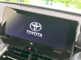 【メーカー純正ナビ】インテリアに溶け込むスタイリッシュな「専用設計」メーカーナビを装備♪視認性や操作性など基本性能にも優れ、より上質なカーライフをお楽しみいただけます。