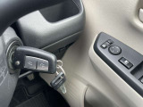 ☆ 【キーレス&電動ドアミラー】 荷物が多い時、狭い駐車場で鍵を開ける時にラクラクです! ☆