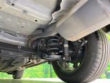 お車を安心してお乗りいただく為には、足回りの定期点検が欠かせません。サービスサポート(有償保証)では無料点検もご提供しており、安心のカーライフをお過ごしいただけるサポート体制が整っています。