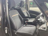 運転席、助手席まわりです。実際お座りいただくのが、分かりやすいと思います。お気軽にご来店ください!