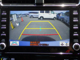 バックカメラ装備しております。駐車時に大変役に立ちますよ。駐車が苦手な方にも便利機能です。