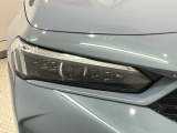 LEDヘッドライトは、点灯の瞬間から最大光量を発揮し、突然暗くなるトンネルなどでの安定感を高めます。