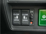 ◆両側電動スライドドア◆狭い駐車場でも乗り降りが楽々♪お子様が隣の車にドアを当ててしまう心配もございません!小さなお子様連れの方もこれで安心。