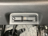 ハンドルの真下にETCがついています。高速道路の料金所の通過も楽々です。 カードの取り出しもしやすい場所についています。