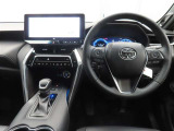 ぜひ展示車の運転席に座ってみてください。