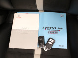 【スマートキー】ポケットやバッグに入れたままの状態で、ドアの開閉からエンジンスタートまでスマート出来ます♪鍵を探す手間も省けますし、夜間や雨の日は特に重宝します。