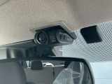 日産オリジナルドライブレコーダーです。車室内カメラによる車内および車側面の撮影記録が駐車時の安心をたかめます。