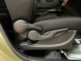 運転席シートリフターを装備しています★細かくドライビングポジションを設定できるので運転し易く、疲れにくいですね♪